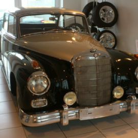 Mercedes 300d Adenauer